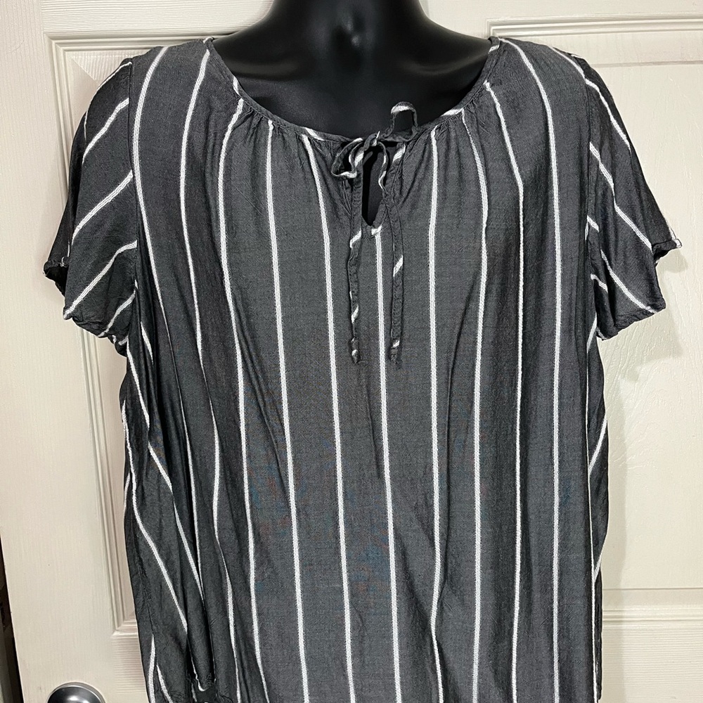 Striped Gray Women's Top 1X
